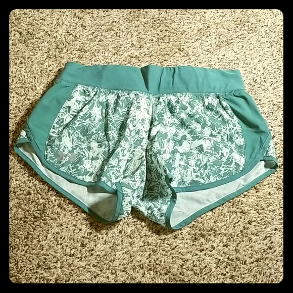 Under Armour Other - Underarmour running shorts